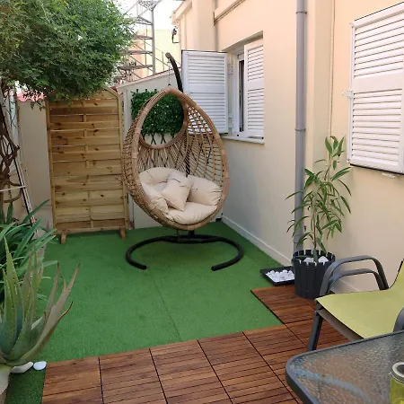 Holiday Home *